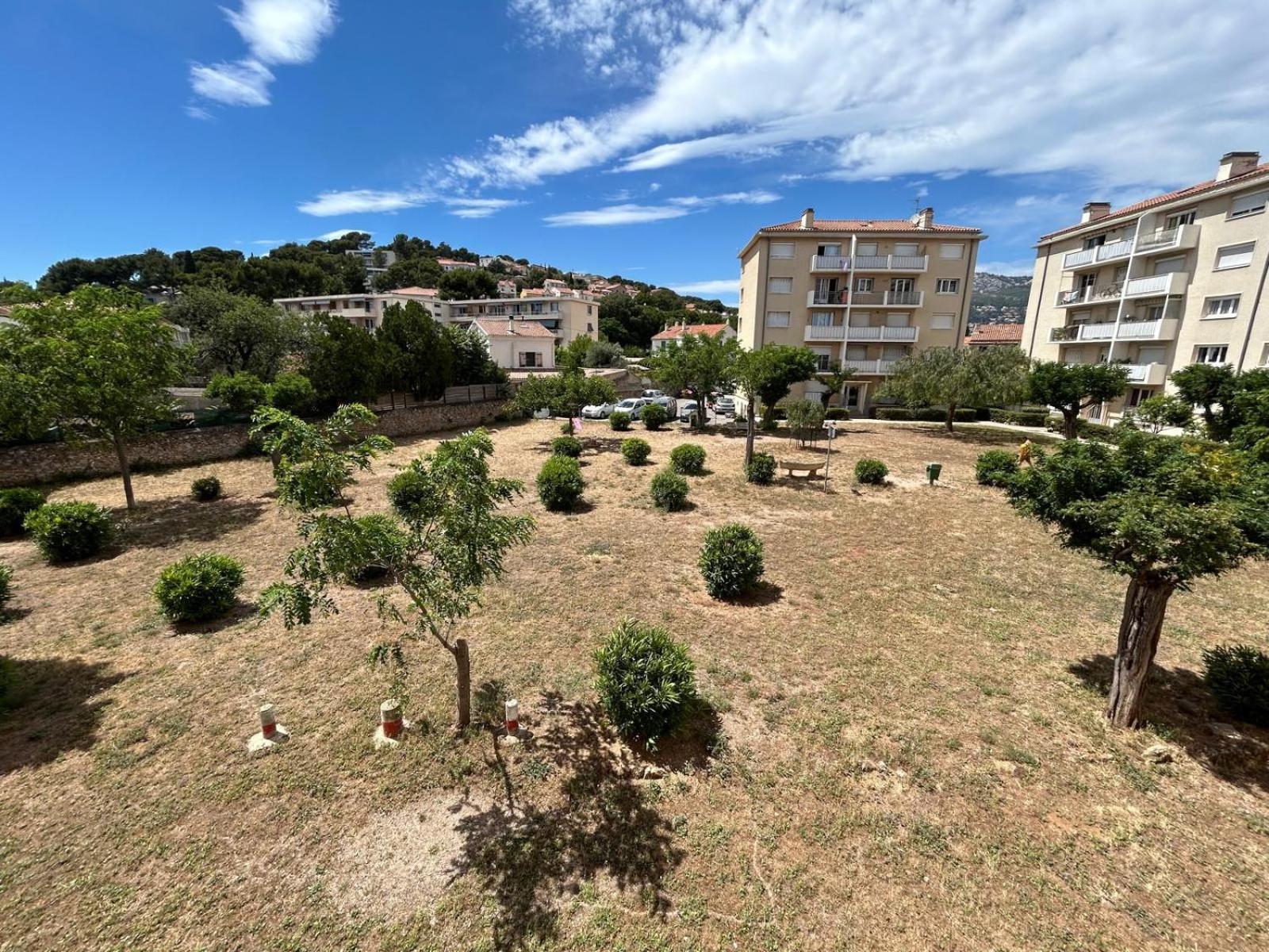 T4 Lumineux Et Spacieux, Parking Et Parc Prive Toulon Buitenkant foto