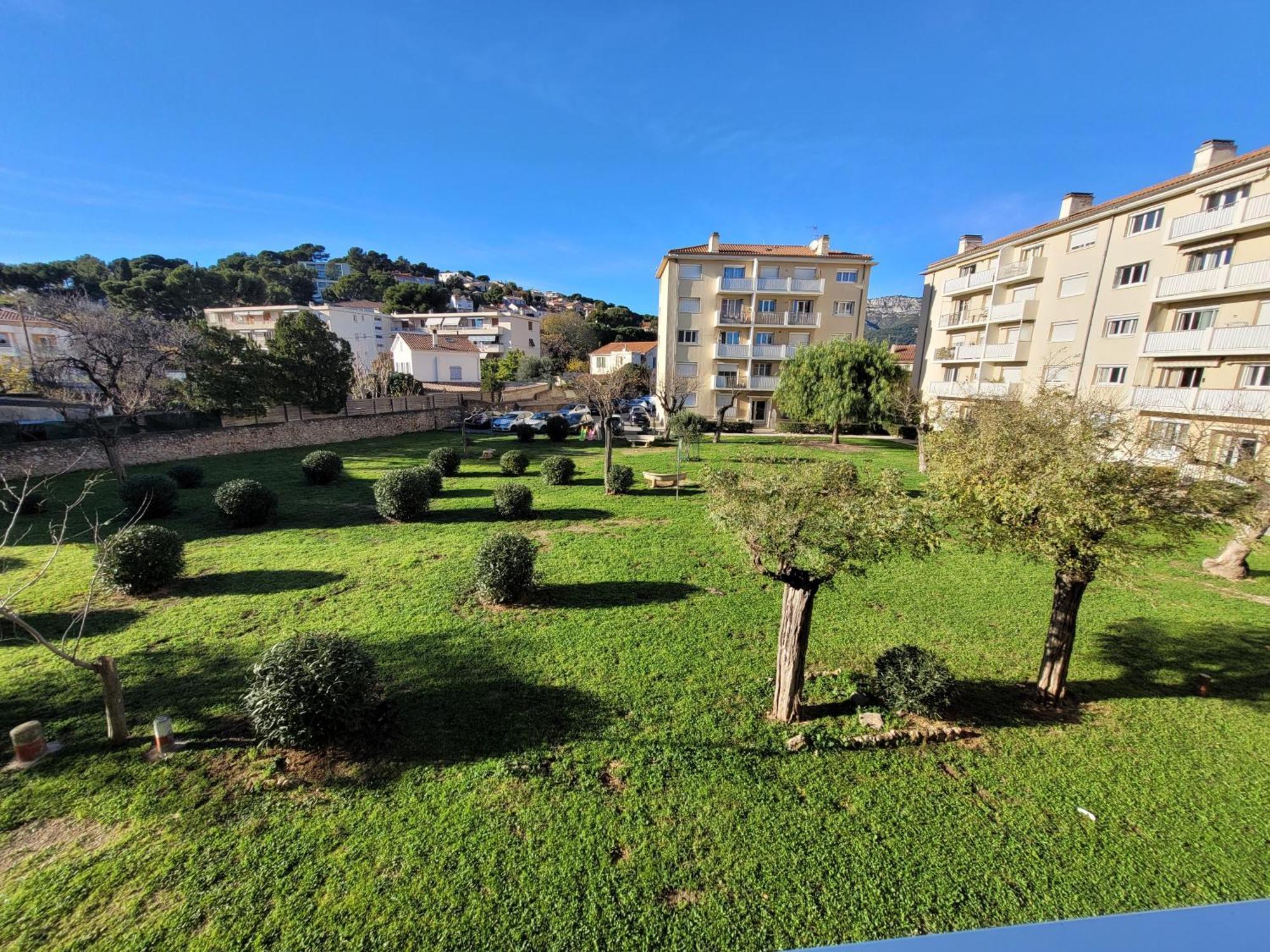T4 Lumineux Et Spacieux, Parking Et Parc Prive Toulon Buitenkant foto